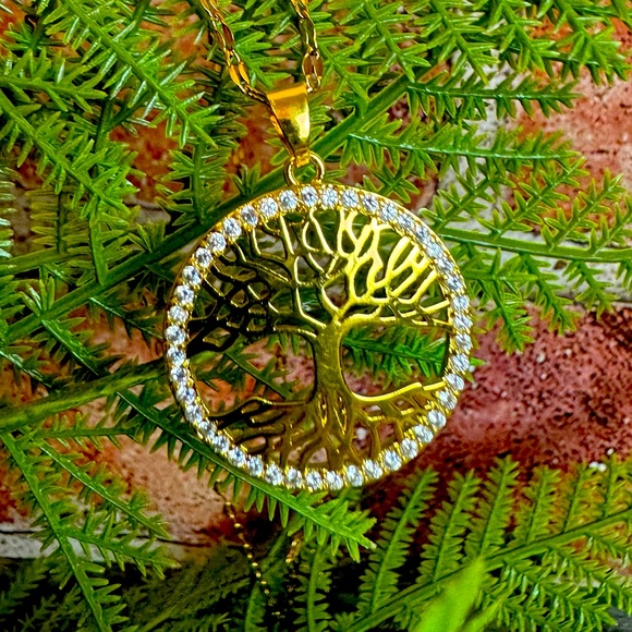 Jewelry - Elegant Tree of Life Necklace 18 inch